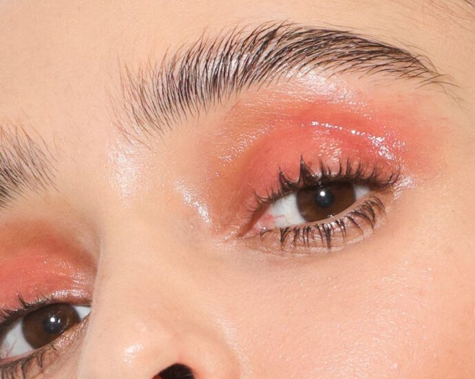 Macara-Trick: Make-up-Artist zeigt besonderen Trick, den auch du kennen solltet