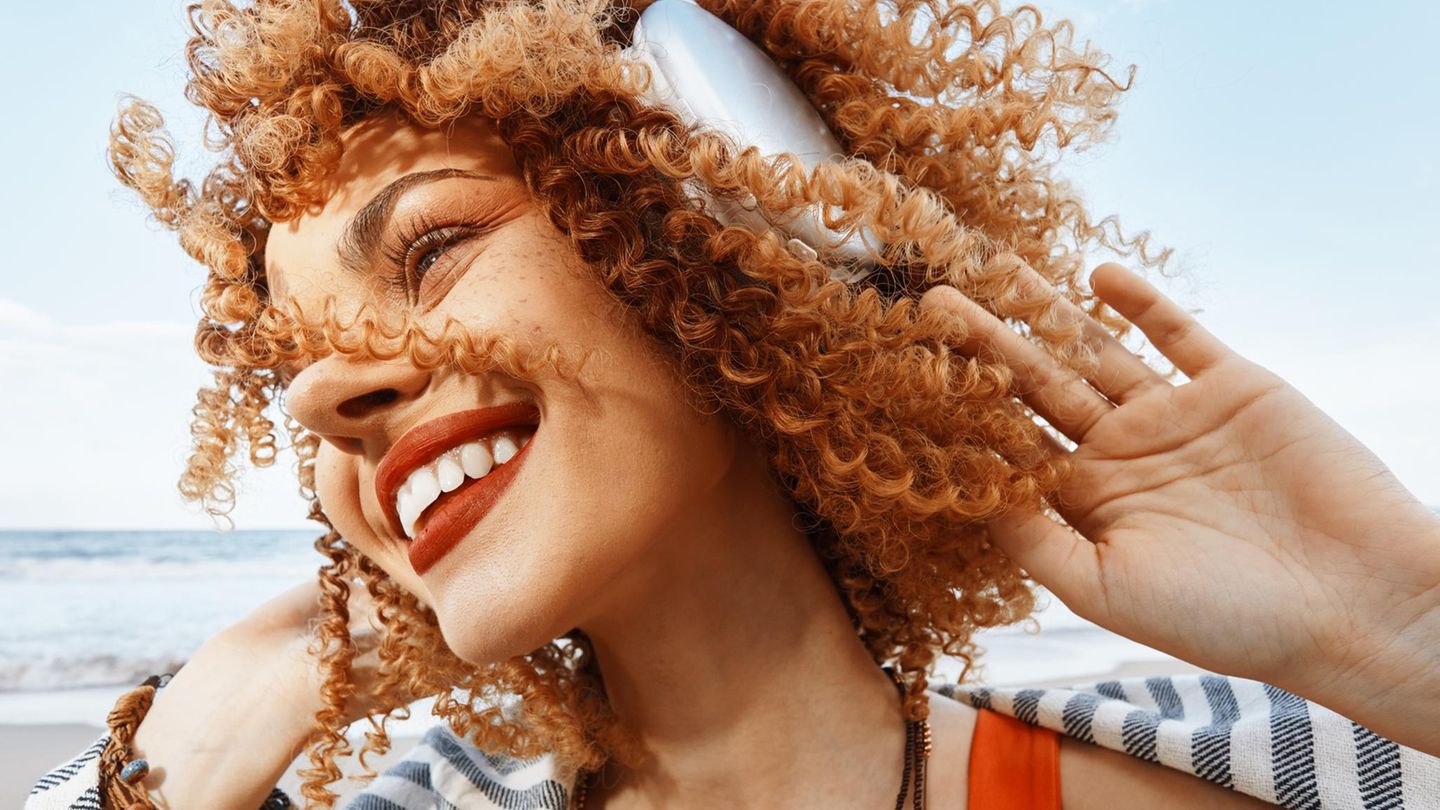 Locken haltbar machen: Mit diesen 3 Tipps halten deine Locken die ganze Nacht
