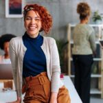Psychologie: Selbstbewusste Menschen benutzen diese zwei Wörter, wenn sie ihre Meinung sagen