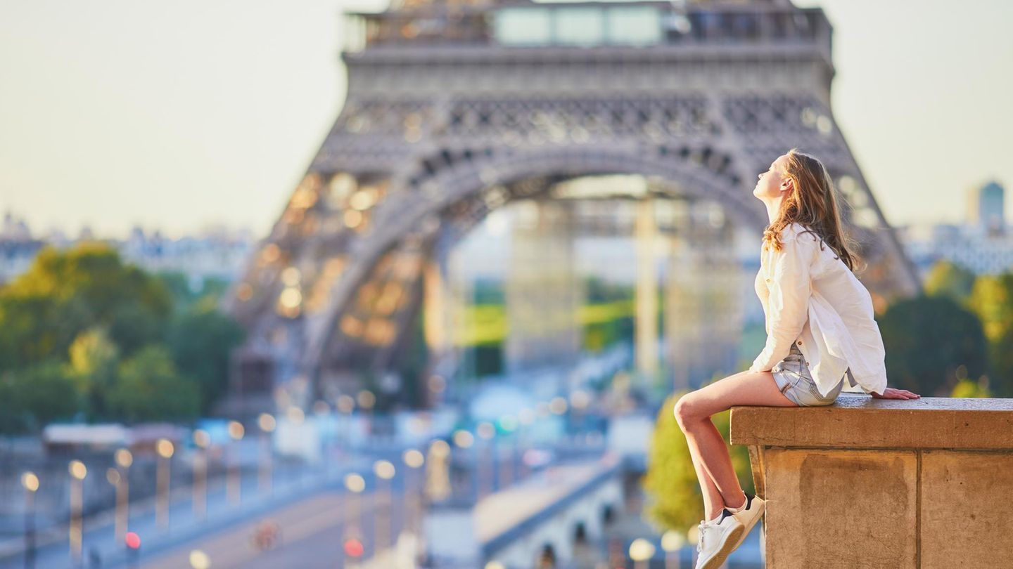 Styletipp: 5 französische Reise-Outfits, die wir uns jetzt für den Sommer abgucken