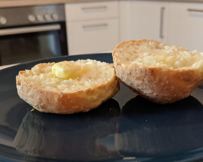 Blitzrezept ohne Hefe: So schnell gelingen diese Low-Carb-Brötchen