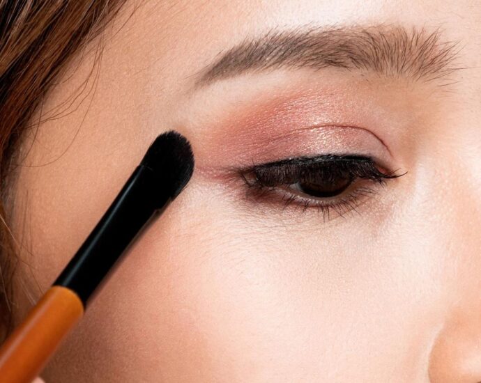 Schlupflider-Make-up: 3 Schminktechniken, die deine Schlupflider unsichtbar werden lassen