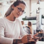 Psychologie: 5 Tricks, mit denen du Wut sofort in gute Laune verwandelst