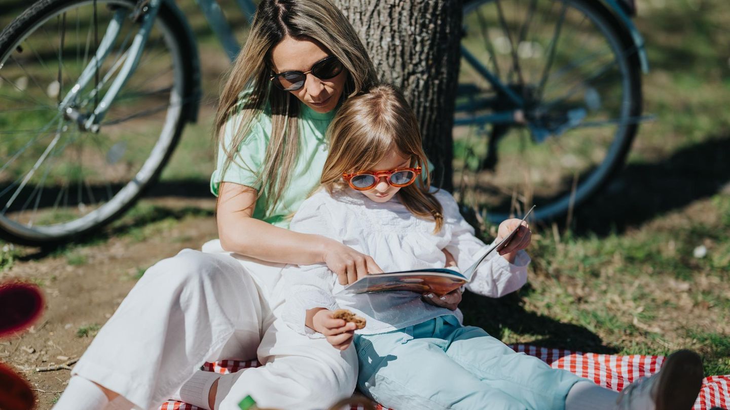 Endlich Lesezeit!: Die 5 besten Familienromane für den Sommer