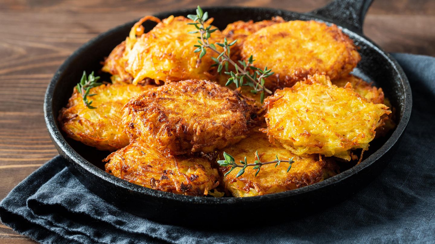 Kartoffelpuffer: Knuspriges Blitzrezept mit nur 4 Zutaten