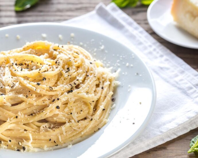 3-Zutaten-Rezept: Cacio e Pepe: Cremige Wochenend-Pasta, für die du nur drei Zutaten brauchst