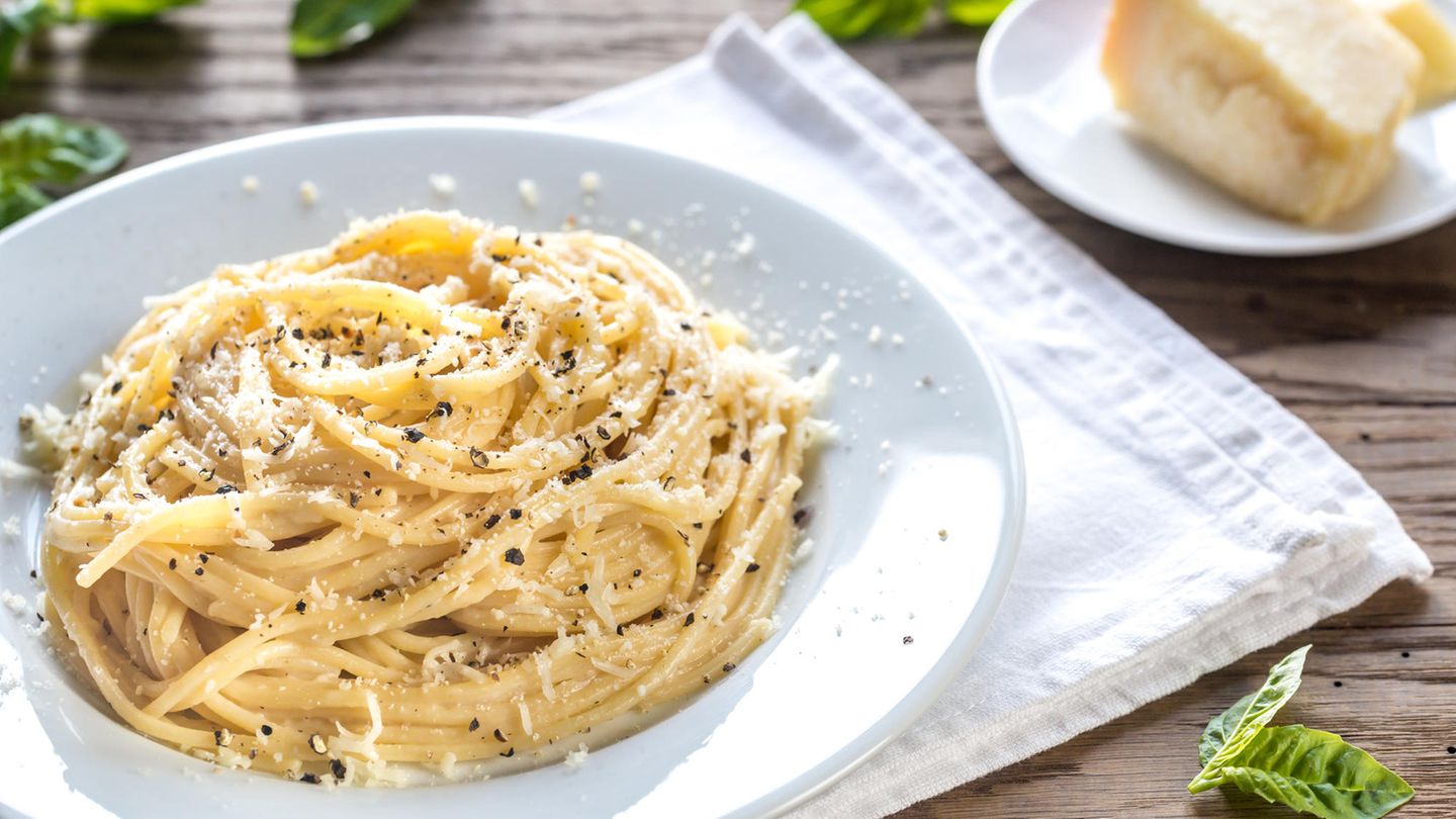 3-Zutaten-Rezept: Cacio e Pepe: Cremige Wochenend-Pasta, für die du nur drei Zutaten brauchst
