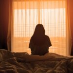 Psychologie: So verwandelst du Einsamkeit in wertvolle Zeit für dich, wenn du alleine wohnst