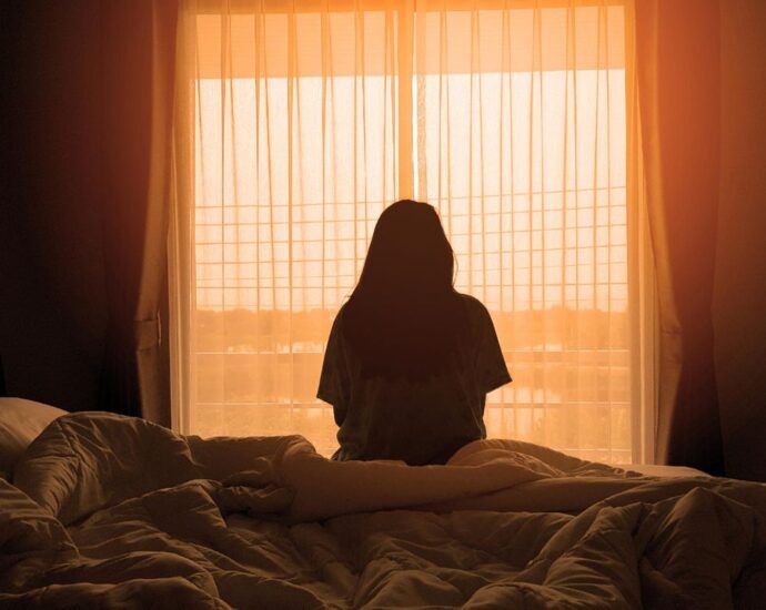 Psychologie: So verwandelst du Einsamkeit in wertvolle Zeit für dich, wenn du alleine wohnst