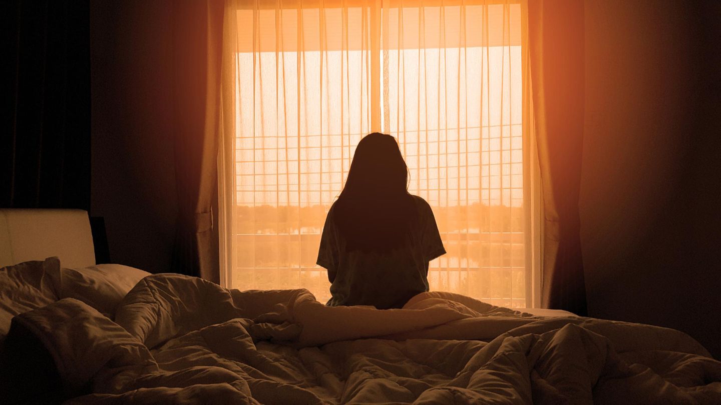 Psychologie: So verwandelst du Einsamkeit in wertvolle Zeit für dich, wenn du alleine wohnst