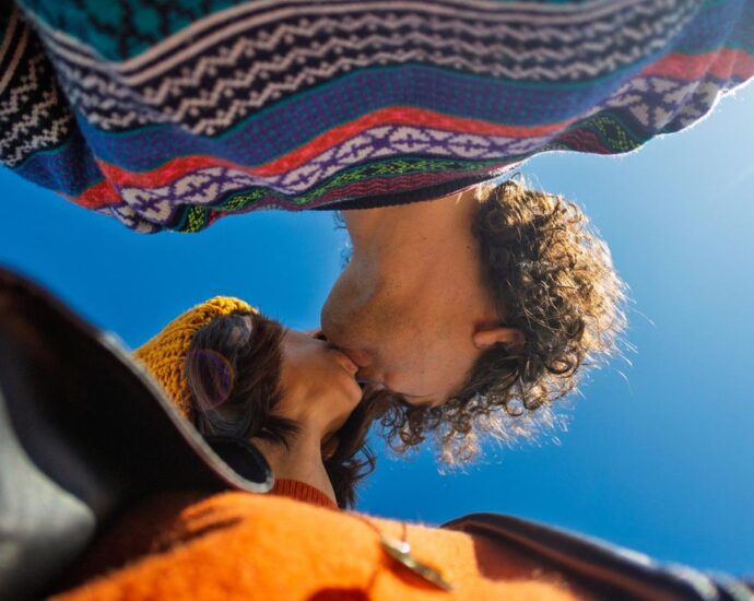 Kiss-Cam-Effekt : Warum knutscht eigentlich niemand mehr öffentlich?