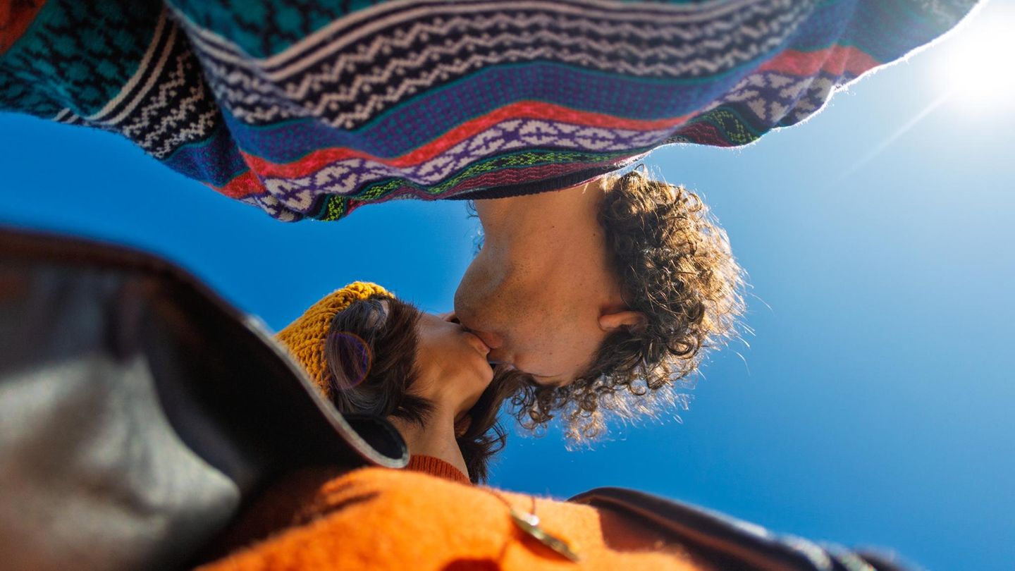 Kiss-Cam-Effekt : Warum knutscht eigentlich niemand mehr öffentlich?