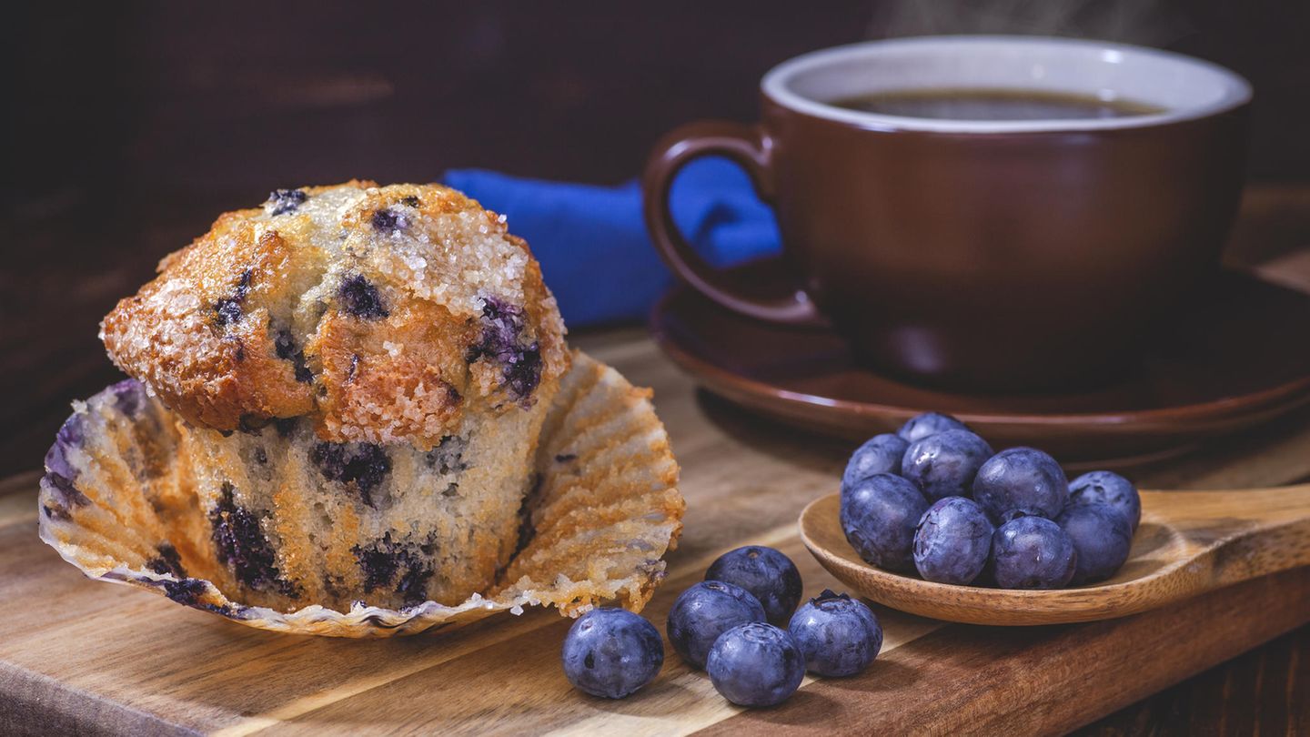 3-Zutaten-Rezept: Blaubeer-Blitz-Muffins für den leckersten & schnellsten Start in die Woche
