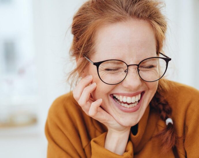 Optikerin verrät: Dieser Profi-Trick macht deine Brillengläser blitzeblank – ganz ohne Tuch