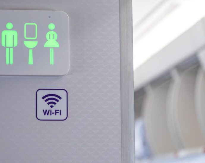 Flugbegleiterin erklärt: Das ist der optimale Zeitpunkt, um die Flugzeugtoilette zu benutzen