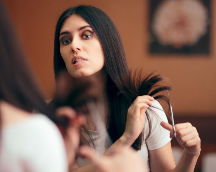 Friseur verrät: 3 vermeintliche Haarpflegetipps, die dein Haar in Wahrheit zerstören