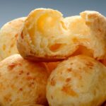 3-Zutaten-Rezept: Locker-luftige Parmesan-Brötchen zum Reinbeißen