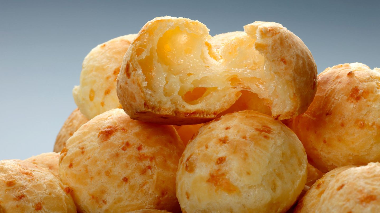 3-Zutaten-Rezept: Locker-luftige Parmesan-Brötchen zum Reinbeißen