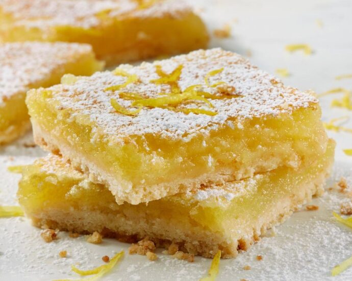 Blitzschnell fertig: Dieser saftige Zitronenkuchen braucht nur drei Zutaten