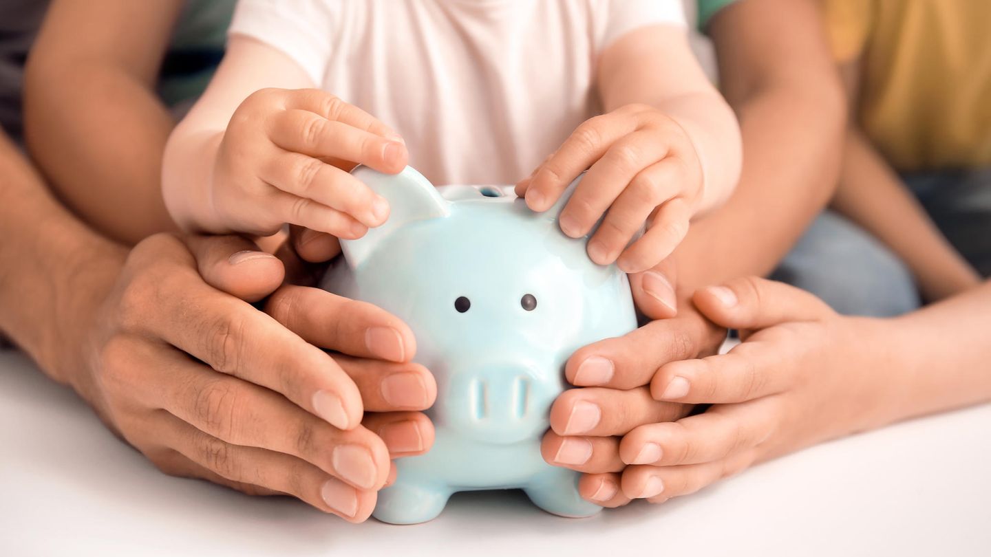 Anlegen fürs Kind: So kannst du Geld für dein Kind sparen