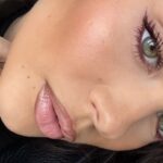 Cherry-Lashes: Nicht Schwarz! Diesen Herbst kaufen wir uns Wimperntusche in Rot