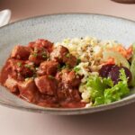 Einfach schmoren lassen!: Gulasch-Rezepte von klassisch bis vegetarisch