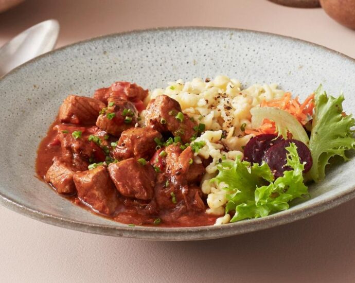 Einfach schmoren lassen!: Gulasch-Rezepte von klassisch bis vegetarisch