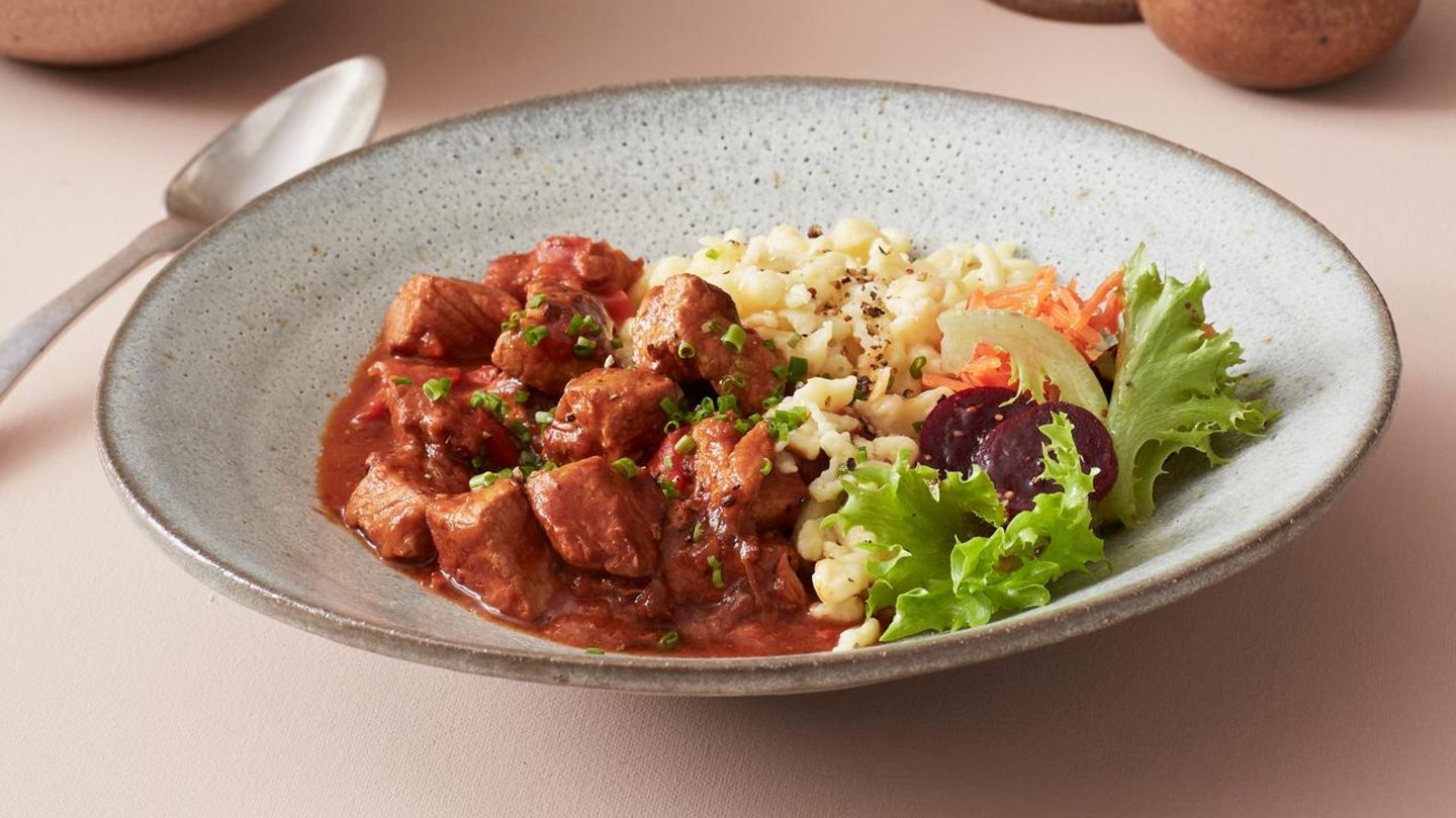 Einfach schmoren lassen!: Gulasch-Rezepte von klassisch bis vegetarisch