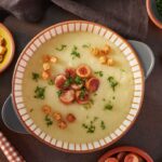 Omas Kartoffelsuppe: Dieses Rezept ist schnell gemacht und schmeckt wie früher