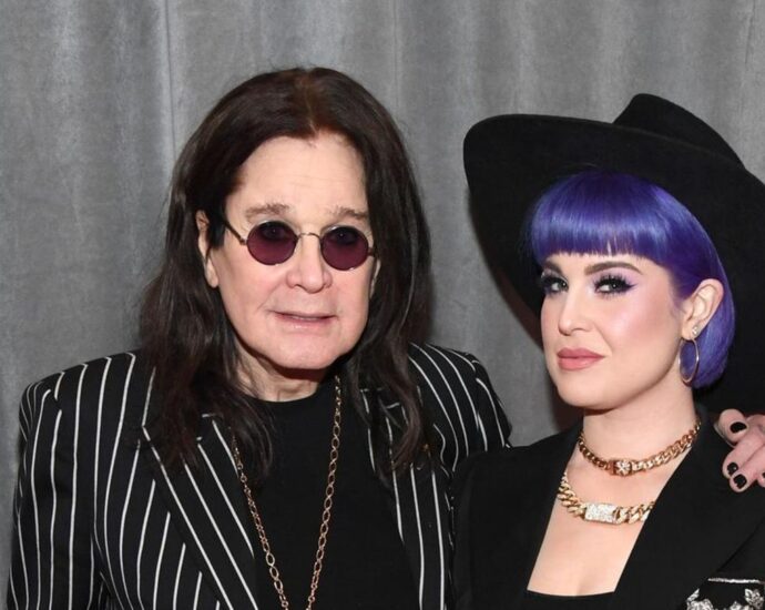 Kelly Osbourne trauert: Kelly Osbourne zeigt, dass wir den Verlust der Eltern häufig unterschätzen