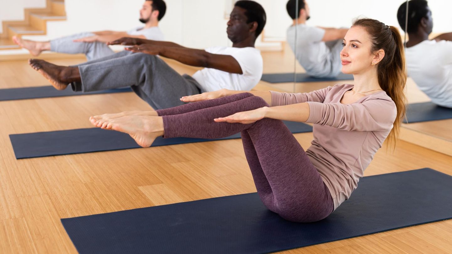 Koffer Crunches: Die beste Fitnessübung für einen straffen Bauch