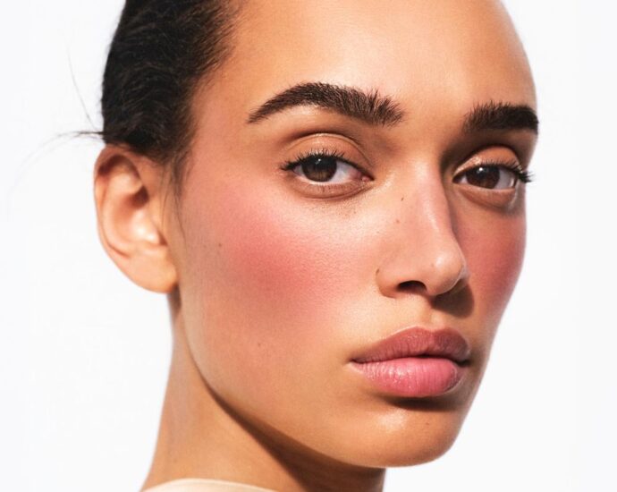 Die besten Beauty-Tipps: Du trägst Rouge noch immer rund auf? Diese Formen können mehr