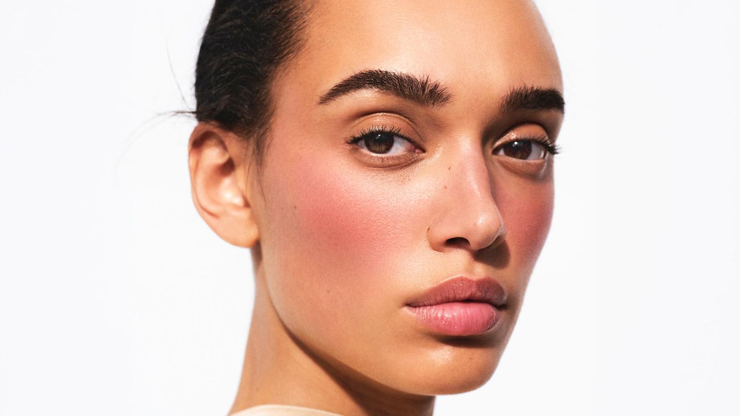 Die besten Beauty-Tipps: Du trägst Rouge noch immer rund auf? Diese Formen können mehr