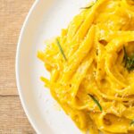 Blitzrezept: Herbst-Aroma trifft Mittelmeer-Feeling: Diese Kürbis-Pasta macht einfach glücklich