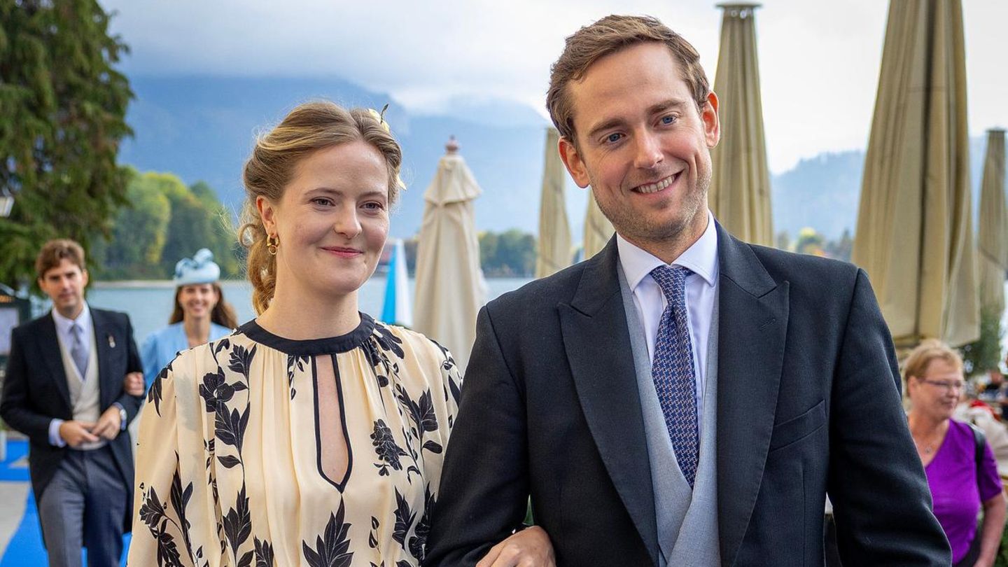 Echte Styleköniginnen: Ihr Hochzeitsgastoutfit ist zeitlos schön